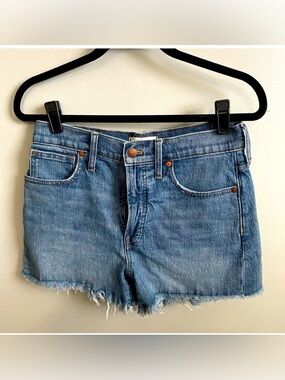Madewell Perfect Jean Shorts. Size 28